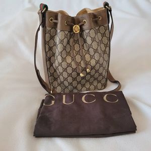 Gucci Green & Red Stripe Web Ophidia mini bucket